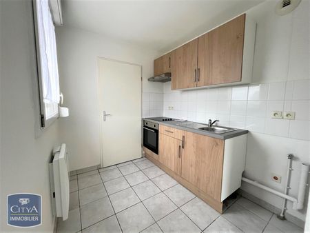 Location Appartement 2 pièces 47m² LE CATEAU CAMBRESIS 59360 - Photo 5