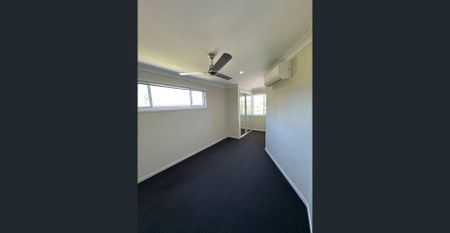 Modern townhouse in quiet cul-de sac - Photo 4