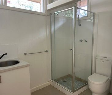 CHARMING FAMILY HOME WITH SPACE, COMFORT AND BEAUTIFUL GARDENS - Photo 5