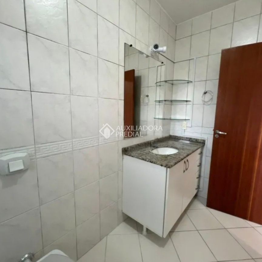Casa com 3 quartos e 200m² para alugar em Santa Mônica, Florianópolis. - Photo 1