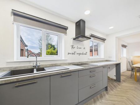 3 bedroom semi-detached bungalow to rent - Photo 3