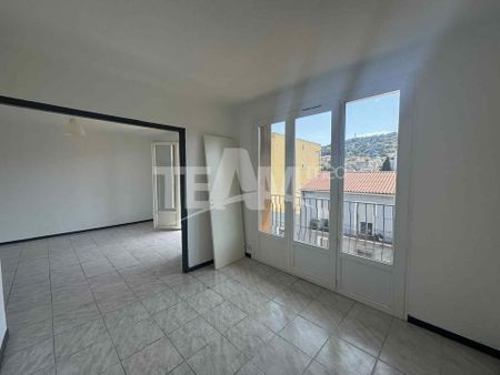 Location Appartement 4 pièces 77m² SETE 34200 - Photo 3