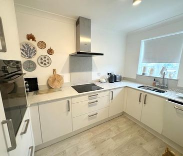 1 bedroom retirement property to rent - Photo 6