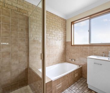 3 Bedroom Townhouse - Photo 3