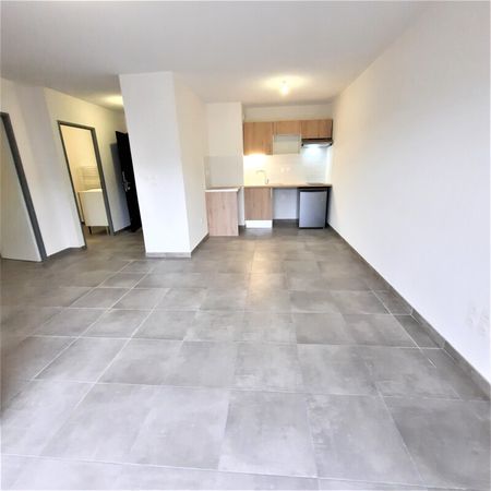Location Appartement 2 pièces 44m² NIMES 30000 - Photo 4