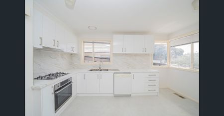 Newly Upgraded Spacious Family Home - Photo 5