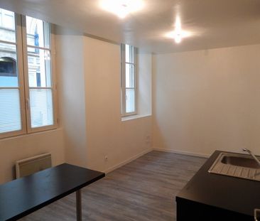 Location Appartement 1 pièce 24m² BORDEAUX 33000 - Photo 4