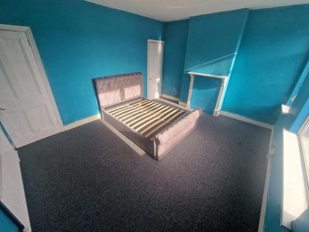 2 bedroom terraced house to rent - Photo 4