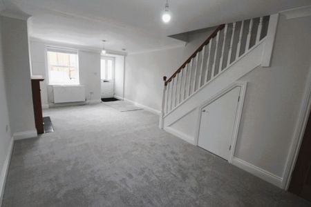 2 bedroom terraced house to rent - Photo 2