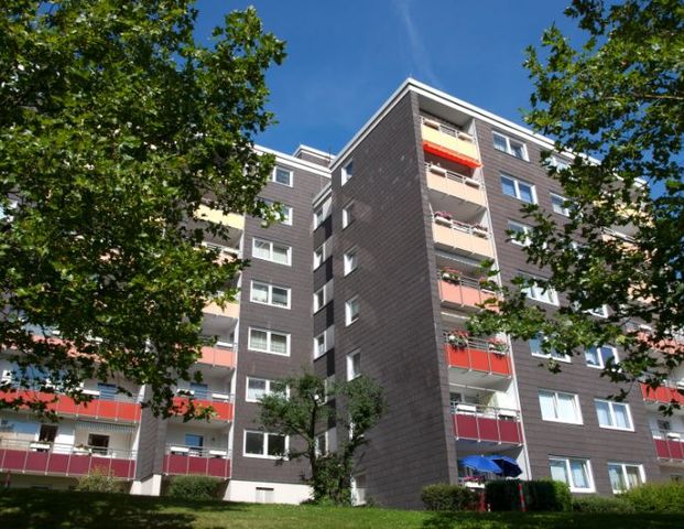 Ihr neuer Lieblingsplatz wartet – Erdgeschoss Wohnung mit einladender Raumaufteilung - Foto 1