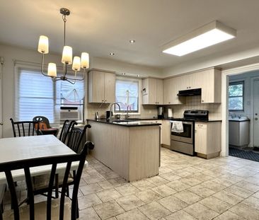 Haut de duplex de 5 chambres+ 2,5 salles de bain et garage offert e... - Photo 4