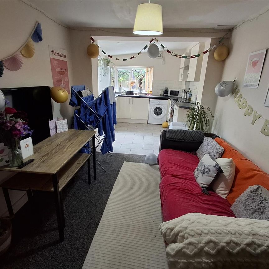 Keppoch Street, Roath, Cardiff - Photo 1