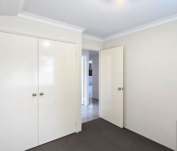 Spacious Family Home in a Prime, Ultra‑Convenient Location - Photo 1