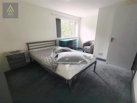 5 bedroom terraced house to rent - Photo 5