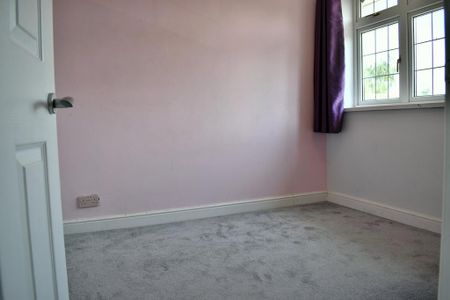 3 bedroom end of terrace house to rent - Photo 2