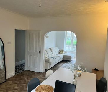 3 bedroom semi-detached house to rent - Photo 3