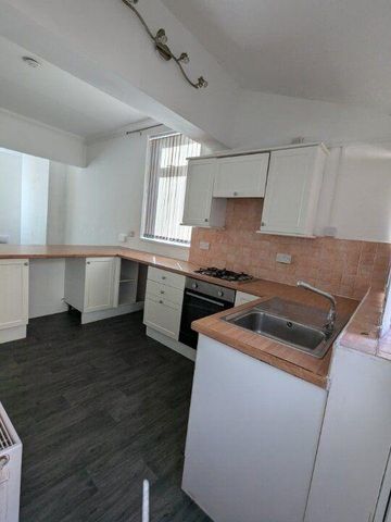 3 bedroom terraced house to rent - Photo 5