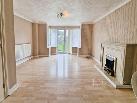 4 bedroom mid-terrace to rent Cedar Road, Eastleigh - Photo 2