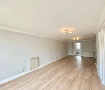 2 bedroom Flat To Let - Photo 1