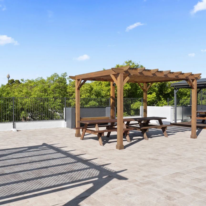 Studio apartment with balcony and parking - Photo 1