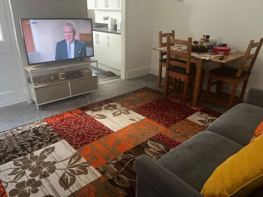 Room in a Shared House, Cholmeley Place, RG1 - Photo 1