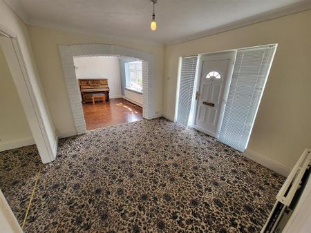 6 bedroom detached house to rent - Photo 5