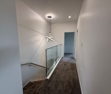 Brand New Excutiove family home - Photo 4
