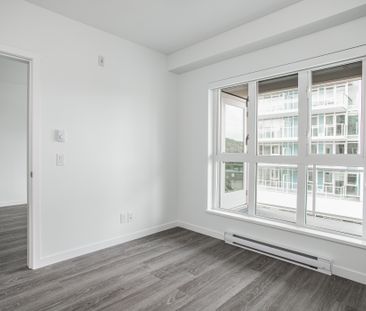 537 Foster Avenue, Coquitlam - Photo 1