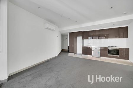 Modern & Spacious Living in the Heart of Southbank - Photo 4