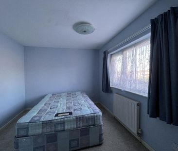 3 bedroom end of terrace house to rent - Photo 6