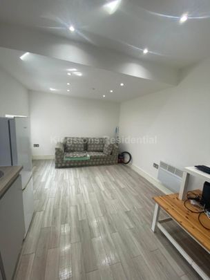 Cardiff, 1 Bedroom Flat at Colum Road, Cathays, Cardiff, CF10 3EE, 1 Bedroom Flat at Colum Road, Cathays, Cardiff, CF10 3EE - Photo 1
