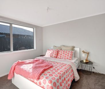 Modern 2-Bedroom home in sought-after Mosgiel - Photo 2