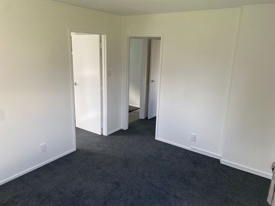 Charming 2BR Flat in Pt Chevalier! - Photo 1