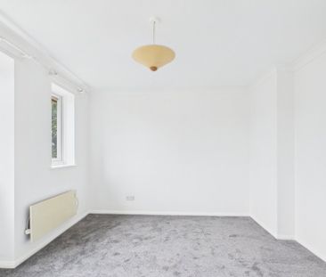 Camilla Close, Sunbury-On-Thames, Middlesex,TW16 - Photo 3