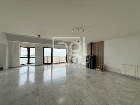 Location Appartement 7 pièces 225m² MALO LES BAINS 59240 - Photo 5