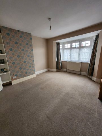 2 Bed Flat, Stoughton Drive North, LE5 - Photo 2