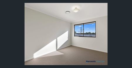 Modern Family Entertainer in a Prime Location - Photo 5