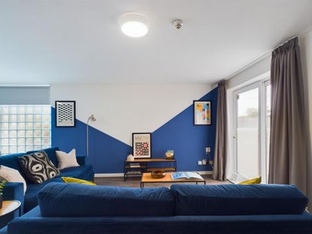 6 bedroom flat to rent - Photo 2