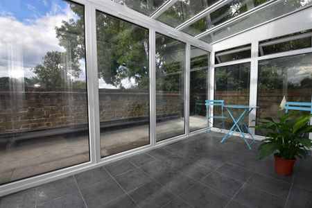 3 bedroom maisonette to rent - Photo 4