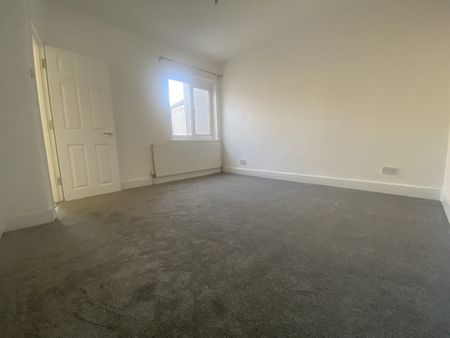 2 Bed Flat, Ealing, W5 - Photo 5