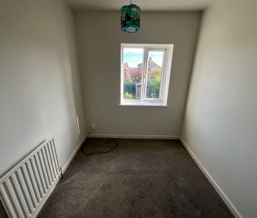 Brinsworth Hall Avenue, Brinsworth, S60 5EH - Photo 1