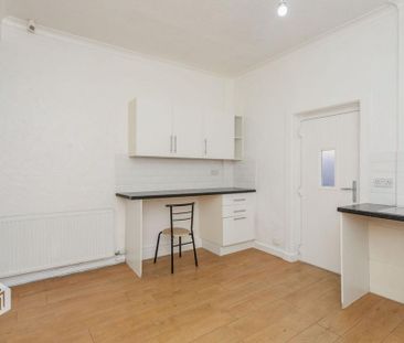 2 bedroom property to rent - Photo 3