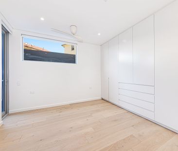 Ground Floor Two Bedroom Apartment - Photo 2