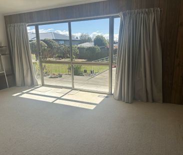 Family Living in Gleniti - Photo 6