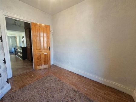 8 Ballygomartin Road, Belfast, BT13 3LD - Photo 4