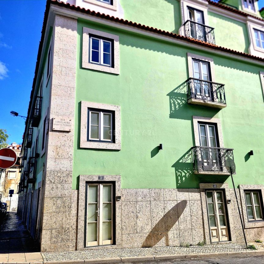 T1 Duplex no Largo do Mastro, Lisboa (Arroios, Pena) - Photo 1