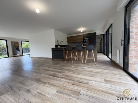 Location Maison 6 pièces 170m² NEUVILLE EN FERRAIN 59960 - Photo 3