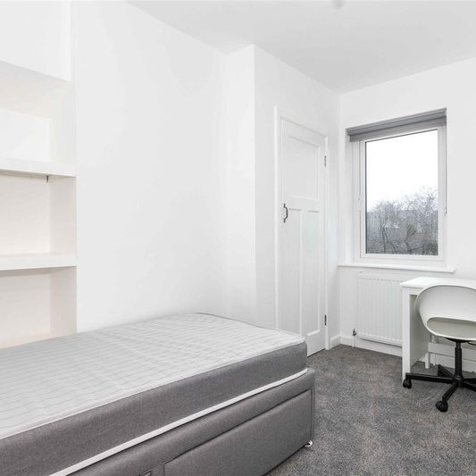 Cortis Avenue, Worthing - Photo 1