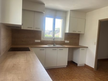 Location Appartement 4 pièces 113m² GRILLON 84600 - Photo 4