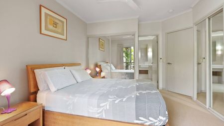 Ground Floor Cairns One Furnished Apartment - Photo 4